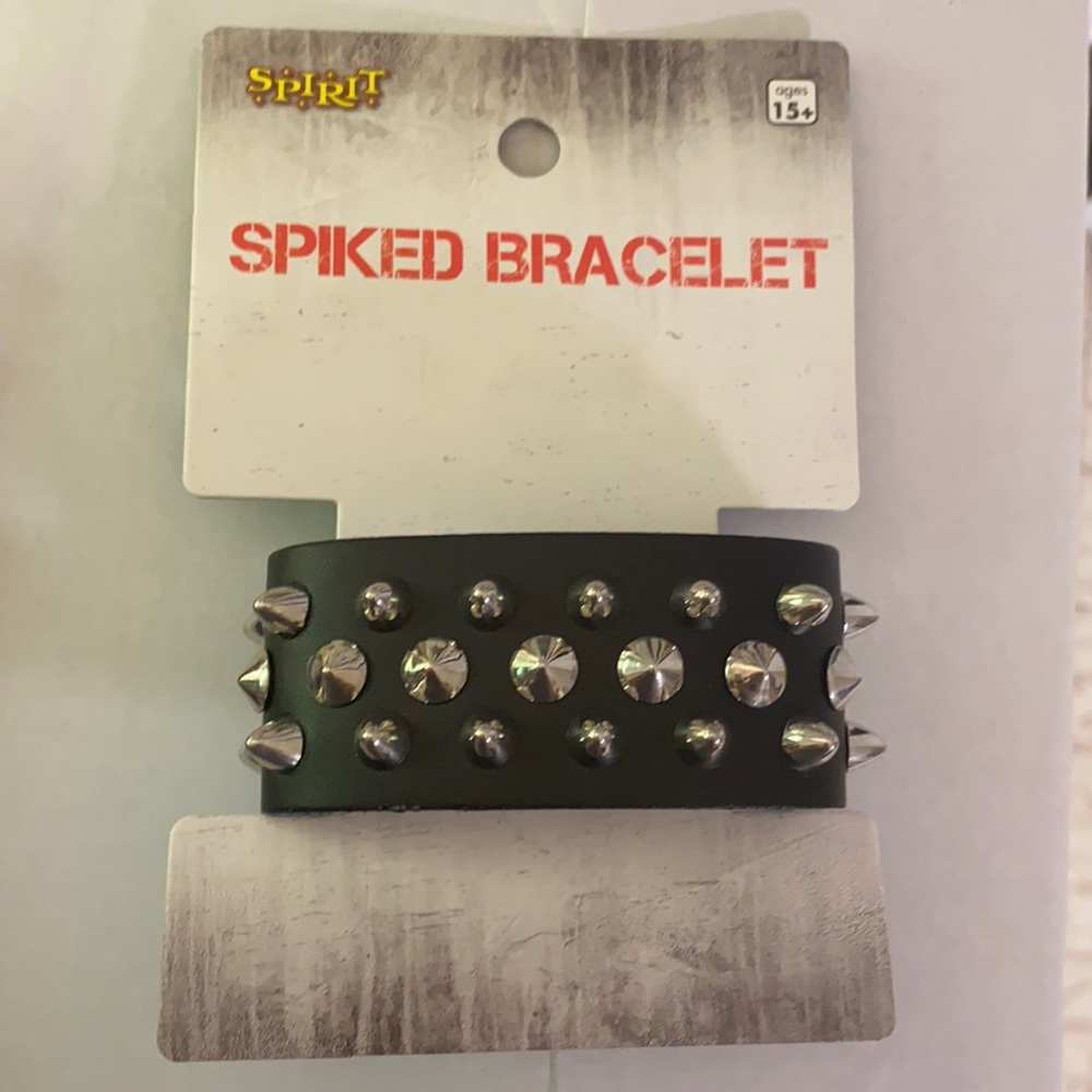 Spiked bracelet